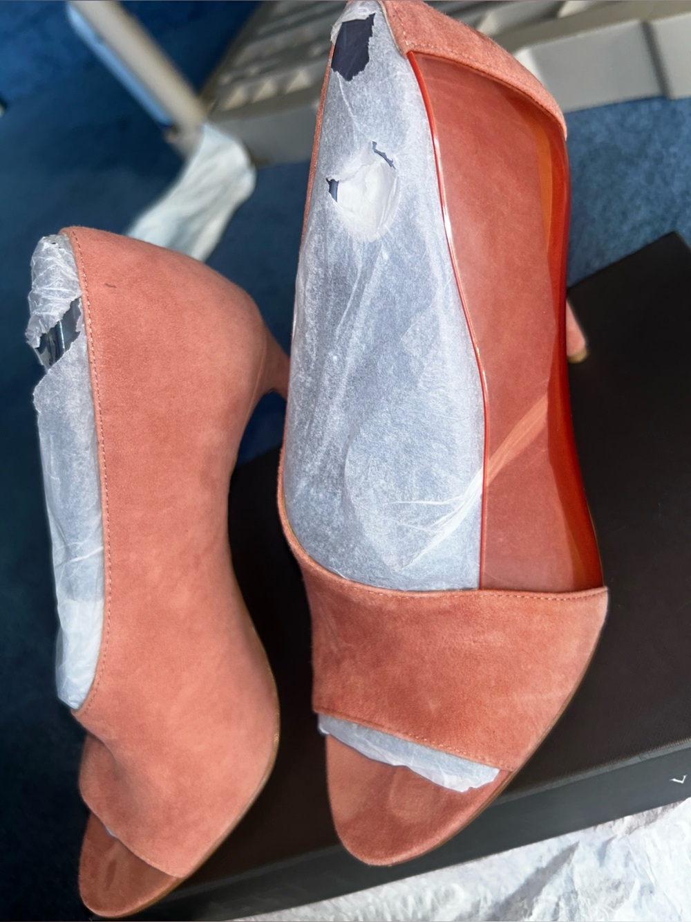 Vince Camuto 8.5M Women's Suede/vinyl peep Toe Heels in Dusty Rose